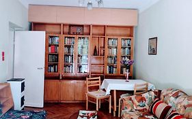Era Echoes - Preserved Historical Apartment